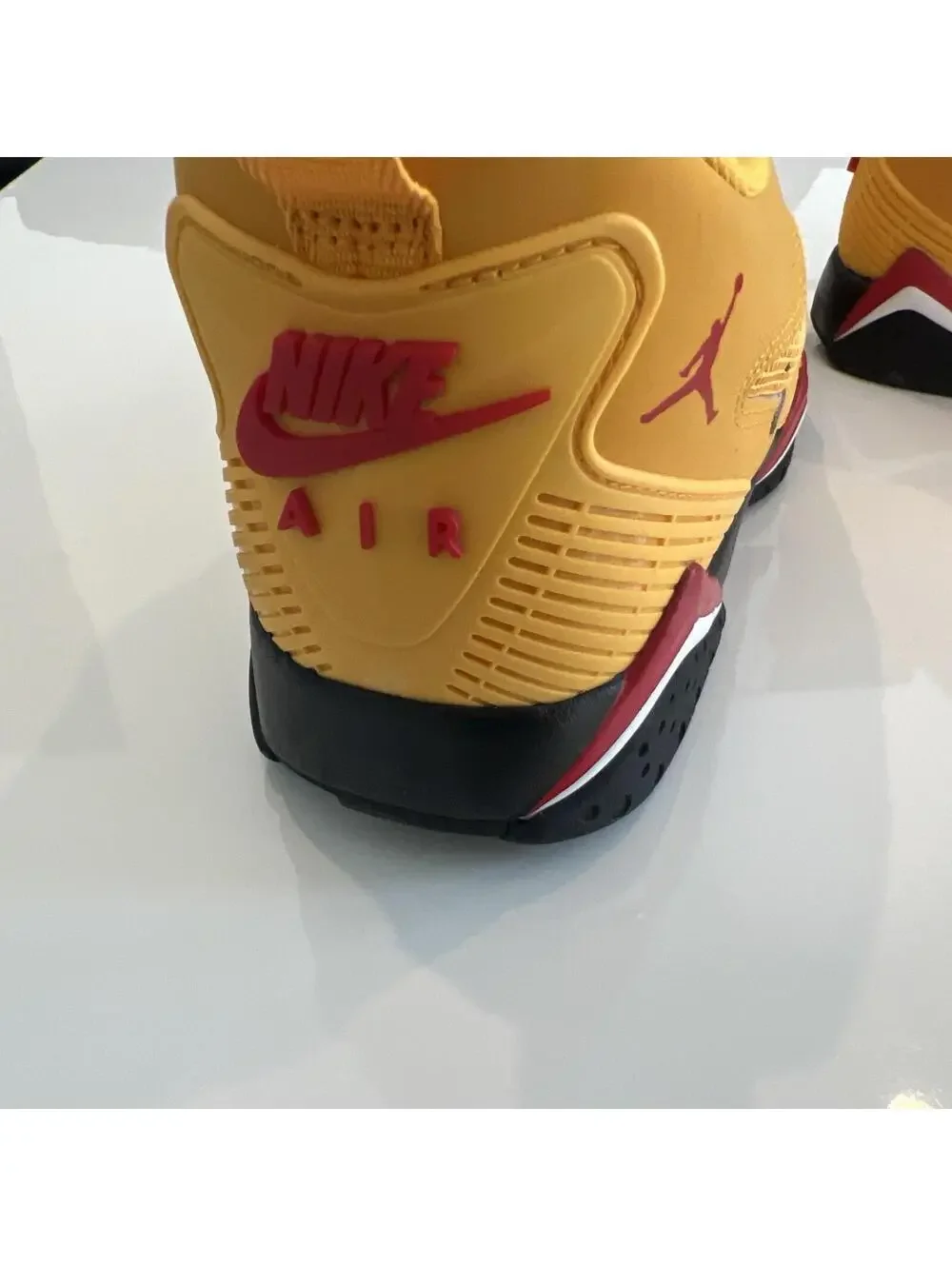 $145 Nike Air Jordan MVP 92 Shoes Taxi University Red Mens Size 11 IO7437